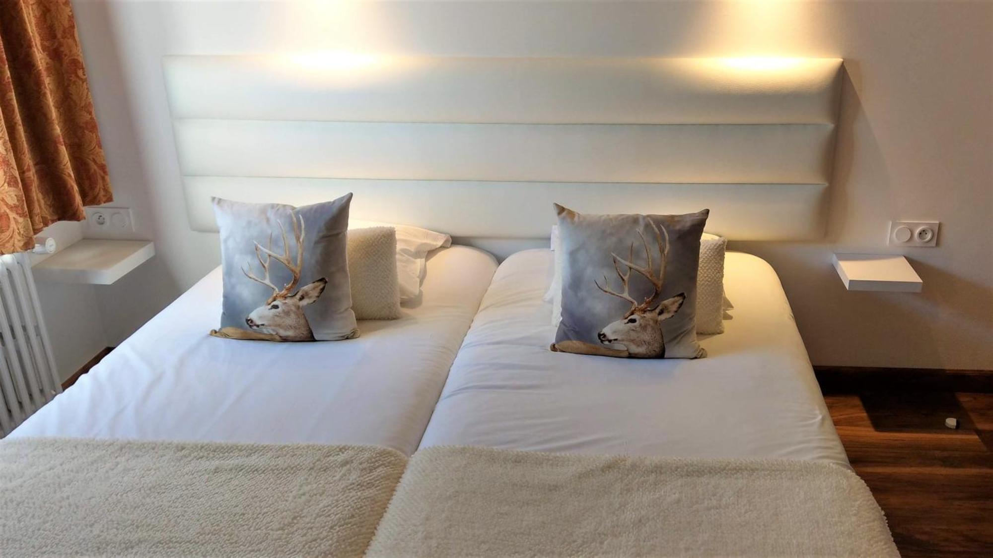 Domaine De L'Olifant Bed & Breakfast Champanges Oda fotoğraf