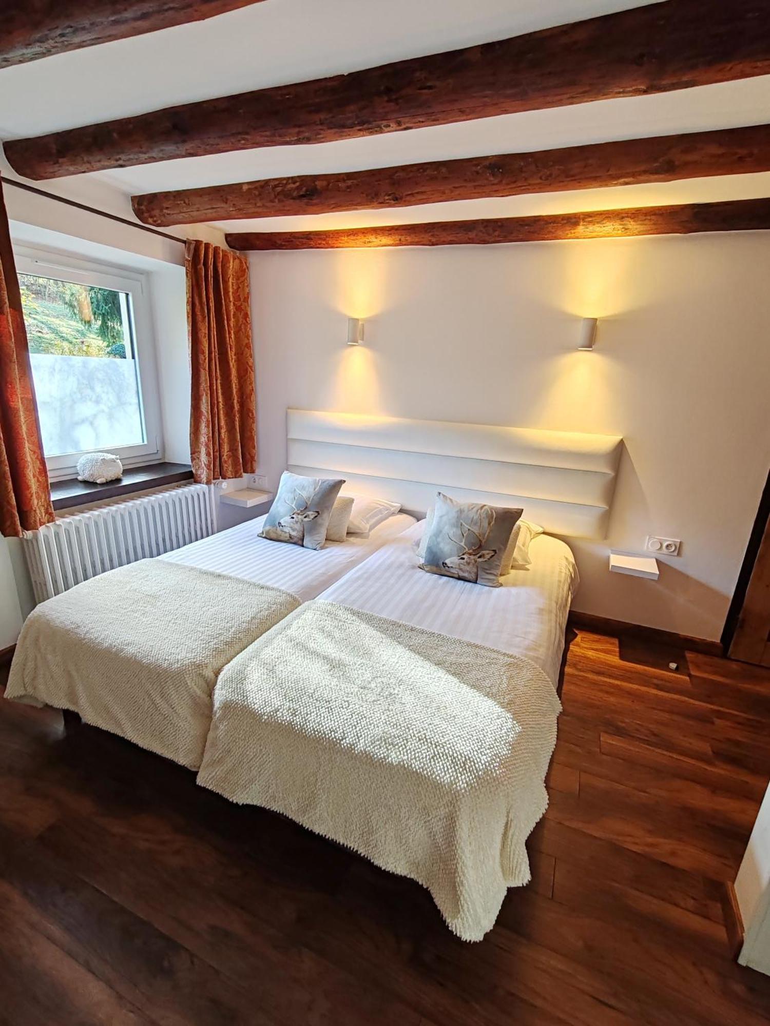 Domaine De L'Olifant Bed & Breakfast Champanges Dış mekan fotoğraf