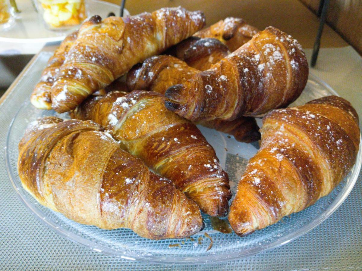 Domaine De L'Olifant Bed & Breakfast Champanges Dış mekan fotoğraf